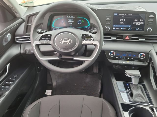 New 2026 Hyundai Elantra Hybrid FWD image 3