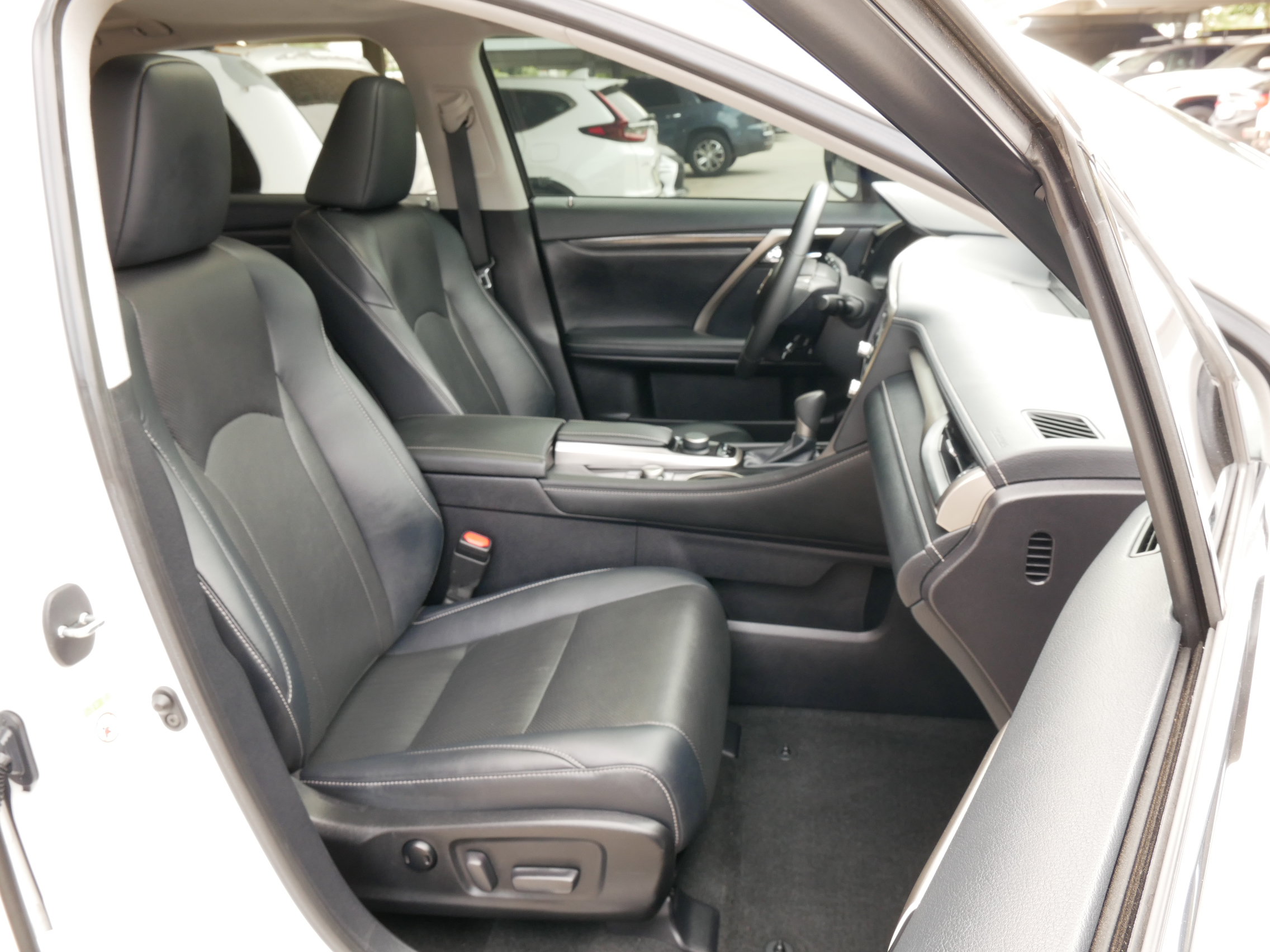 Used 2019 Lexus RX 350 FWD w/ Accessory Package image 8
