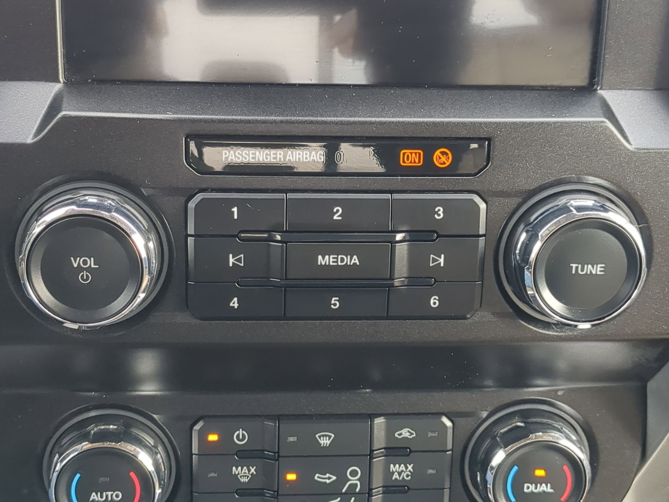 Used 2019 Ford F250 Lariat w/ Lariat Ultimate Package image 21