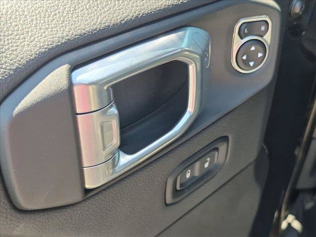 Used 2022 Jeep Gladiator Overland w/ Popular Equipment Package AWD/4WD image 12