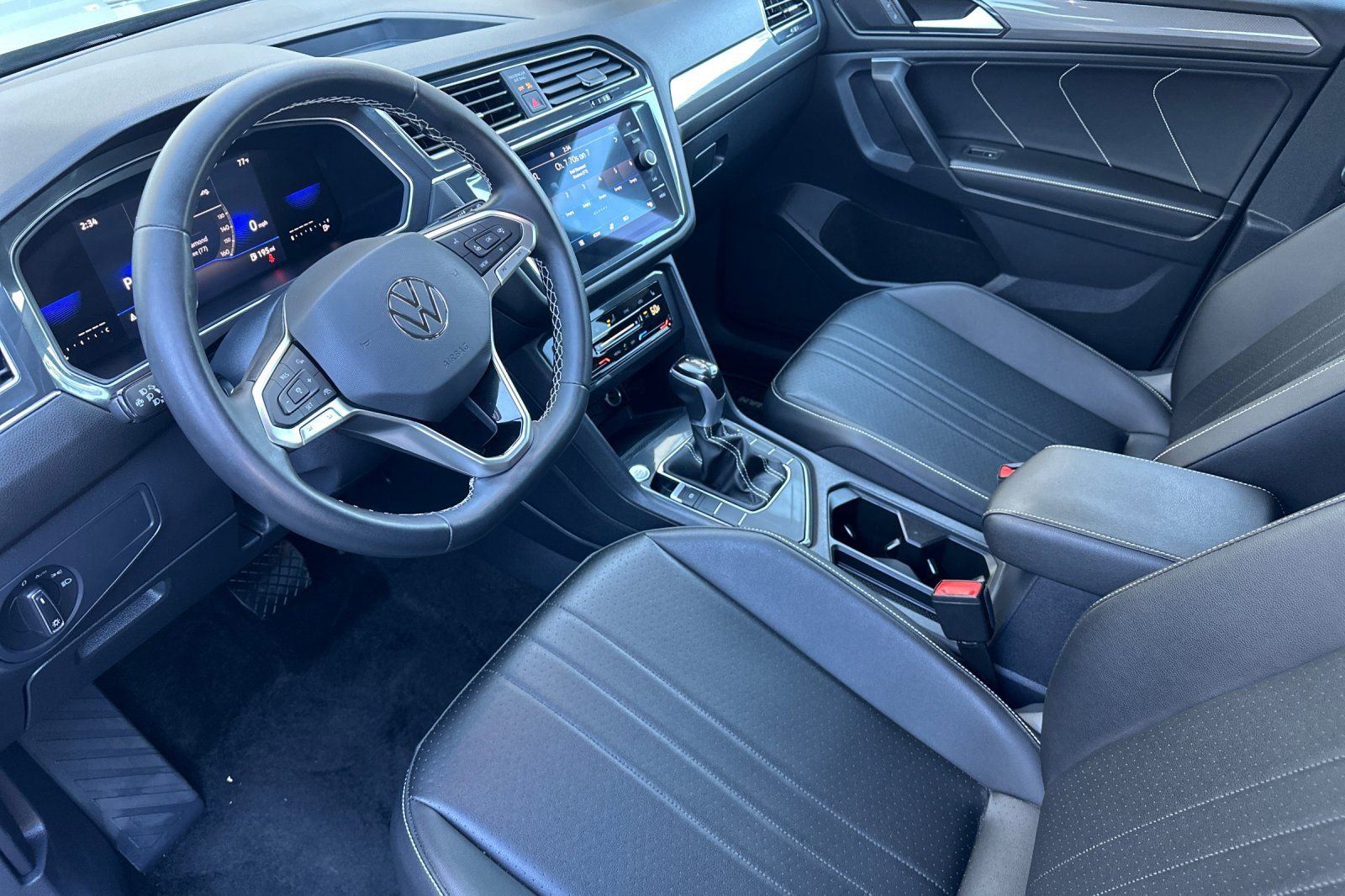 Certified 2023 Volkswagen Tiguan SE image 10