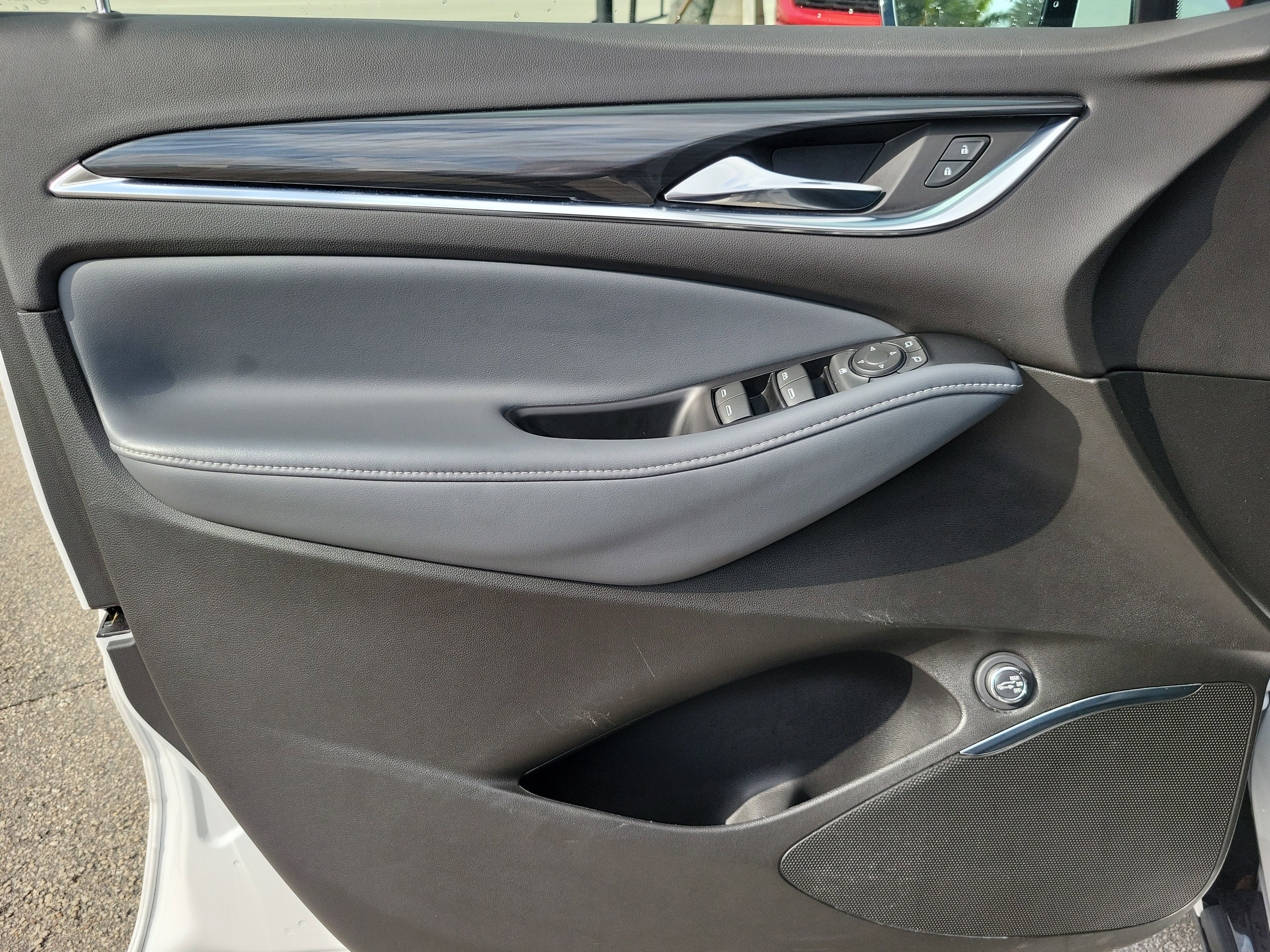 Used 2023 Buick Enclave Essence w/ Sport Touring Edition image 19