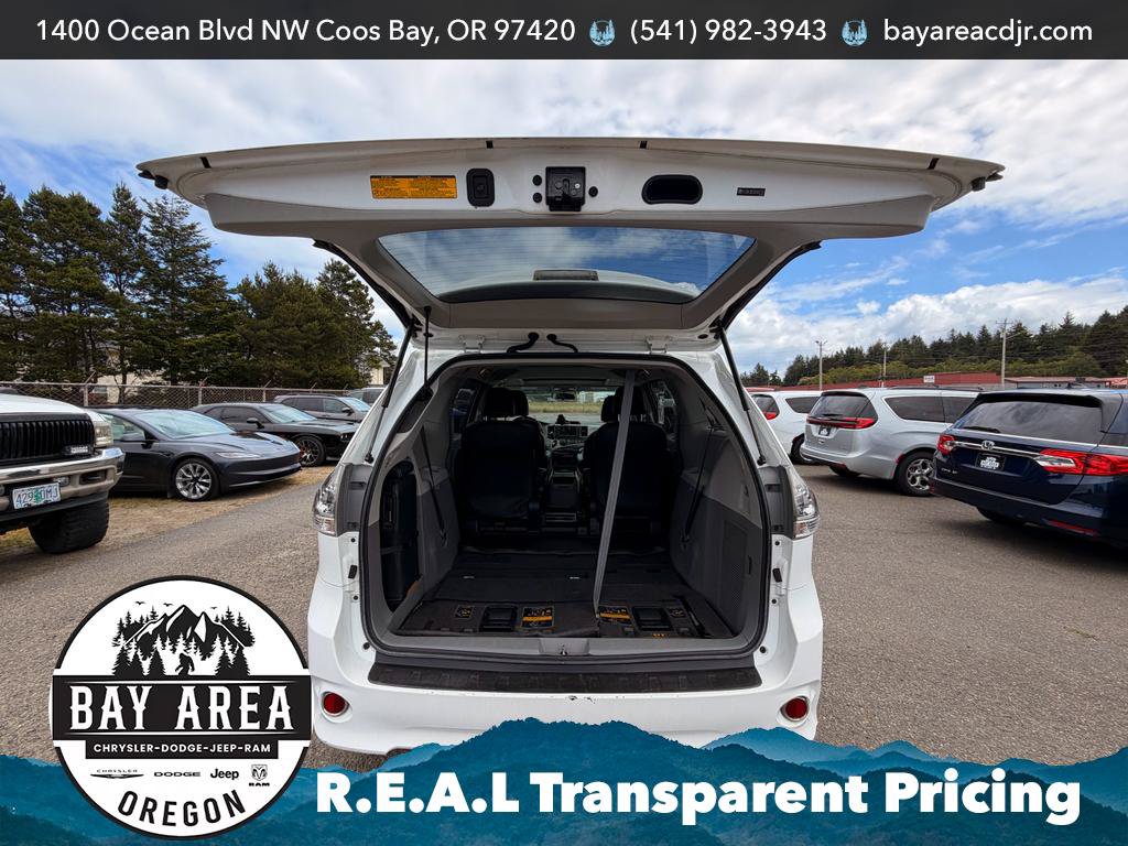Used 2011 Toyota Sienna SE w/ Preferred Pkg FWD image 6