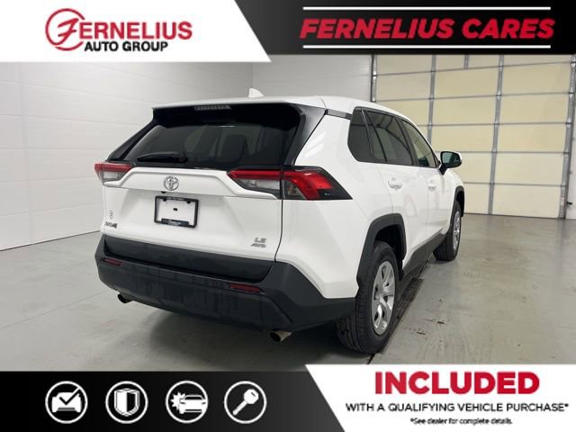 Used 2022 Toyota RAV4 LE image 8