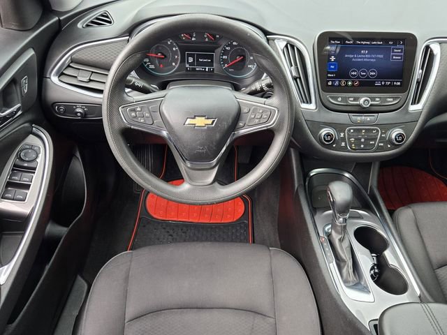 Used 2021 Chevrolet Malibu LT FWD image 15