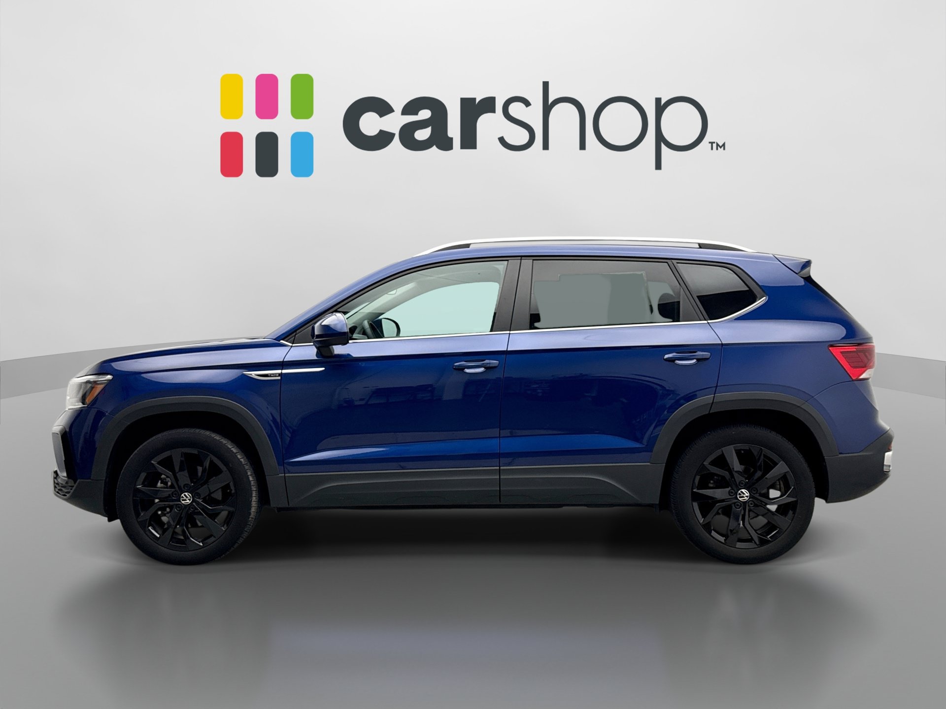 Used 2023 Volkswagen Taos SE w/ Panoramic Sunroof Package AWD/4WD image 2