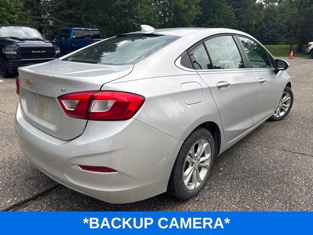 Used 2019 Chevrolet Cruze LT FWD image 2