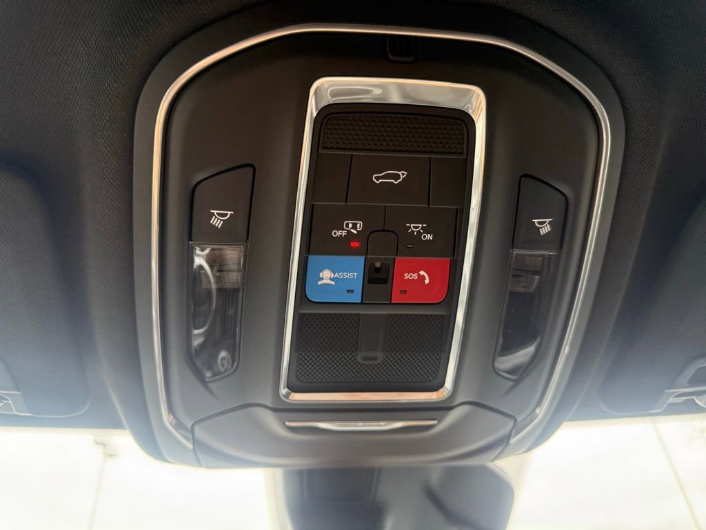 New 2025 Jeep Grand Cherokee Laredo w/ Luxury Tech Group I image 31