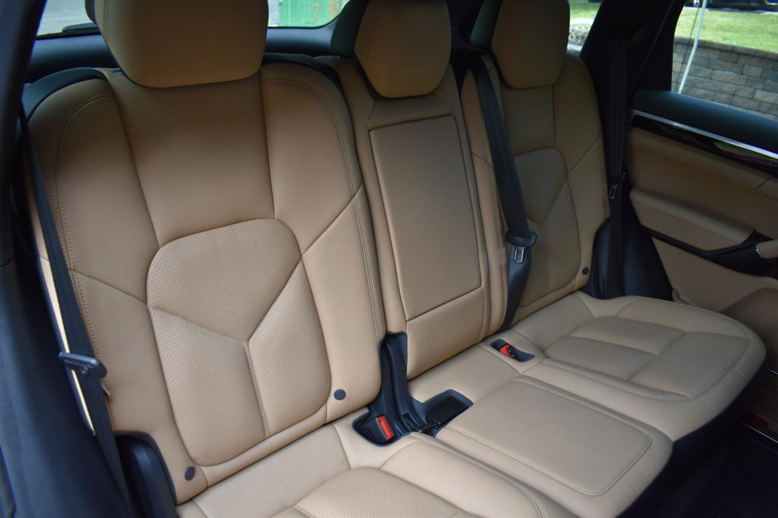 Used 2016 Porsche Cayenne image 41