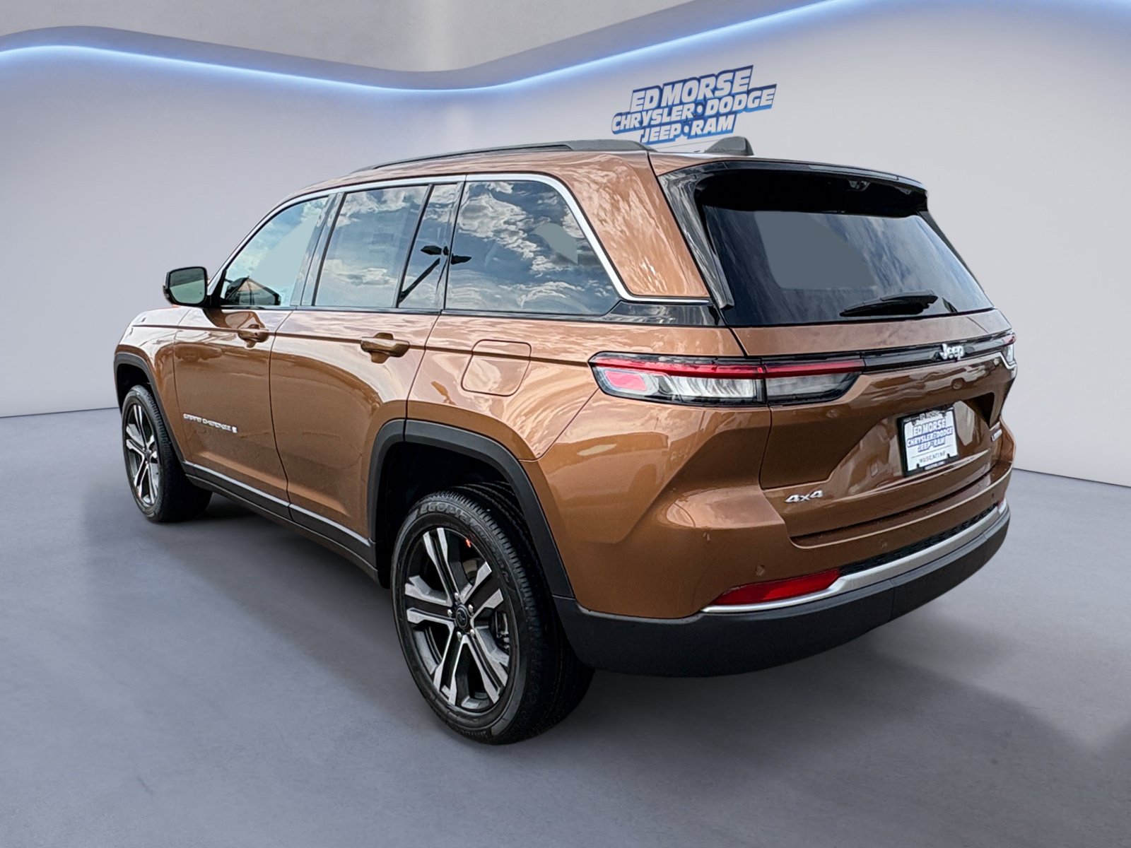 New 2027 Jeep Grand Cherokee Limited AWD/4WD image 3