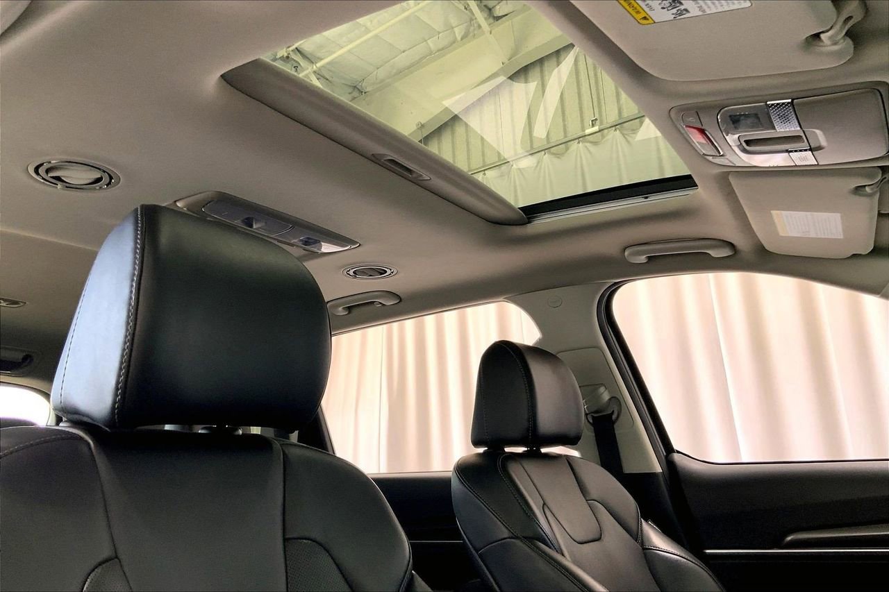 Used 2025 Kia Telluride S FWD image 26