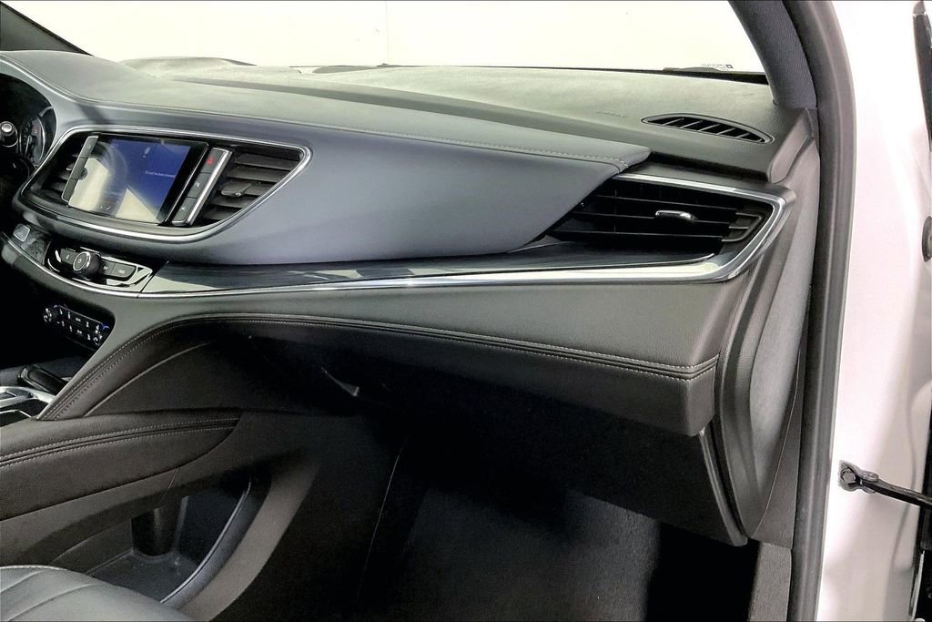 Used 2022 Buick Enclave Premium image 22