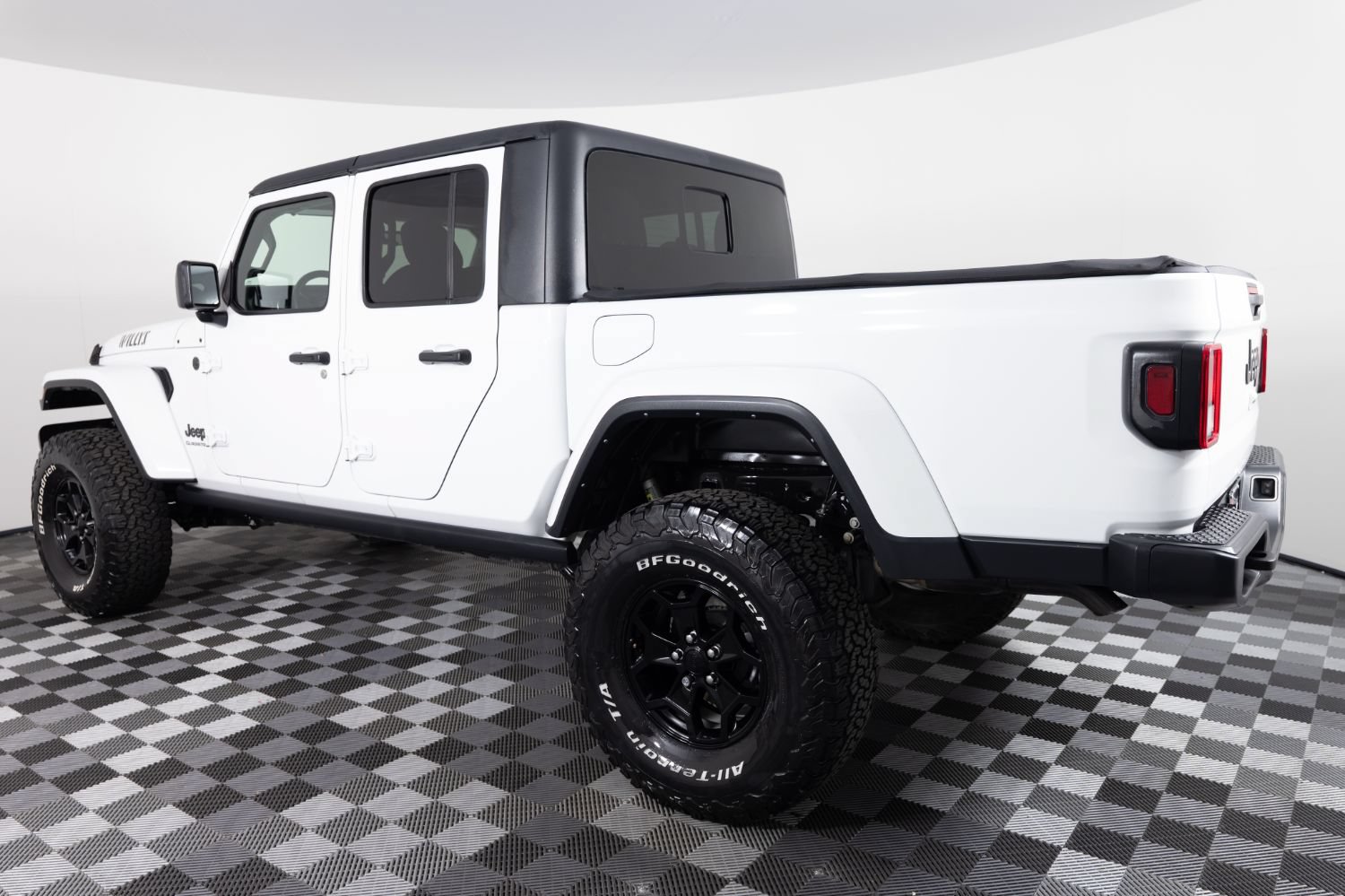 Used 2022 Jeep Gladiator Sport AWD/4WD image 4