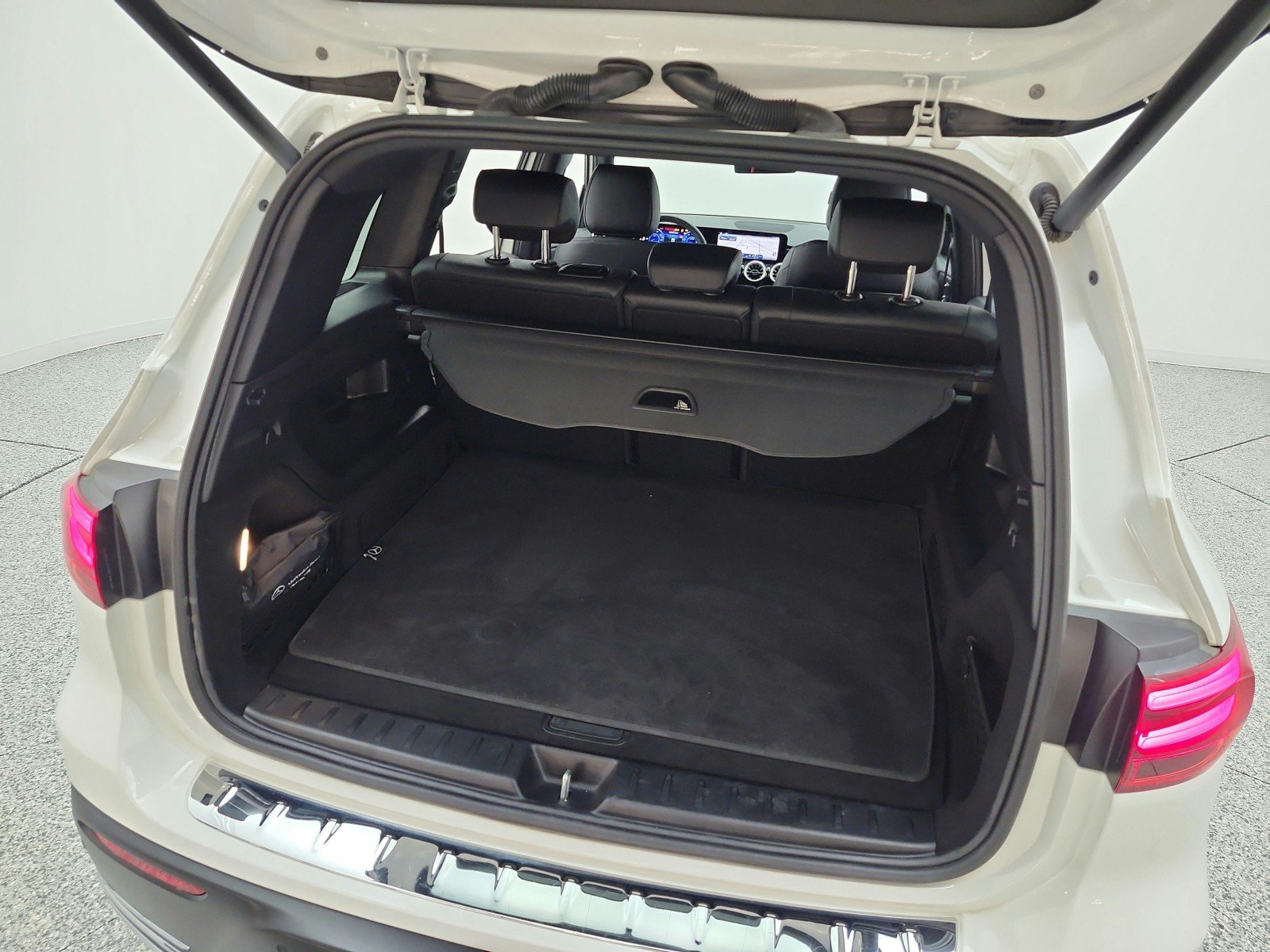 Certified 2025 Mercedes-Benz EQB 250+ image 20