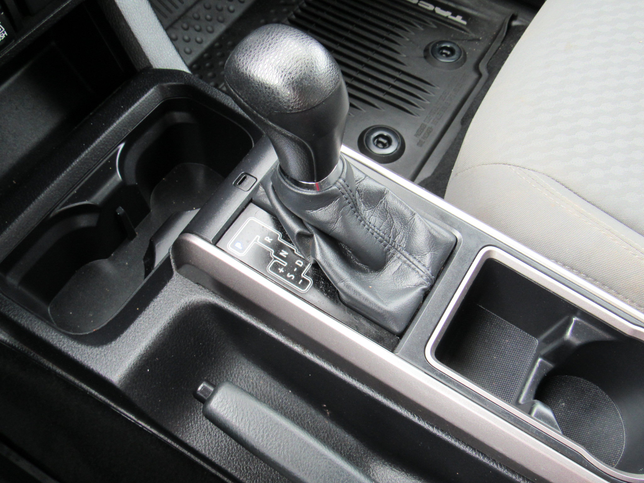 Used 2020 Toyota Tacoma SR5 w/ Blackout Package AWD/4WD image 25