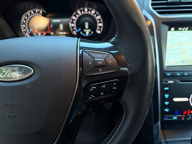 Used 2017 Ford Explorer Platinum image 16