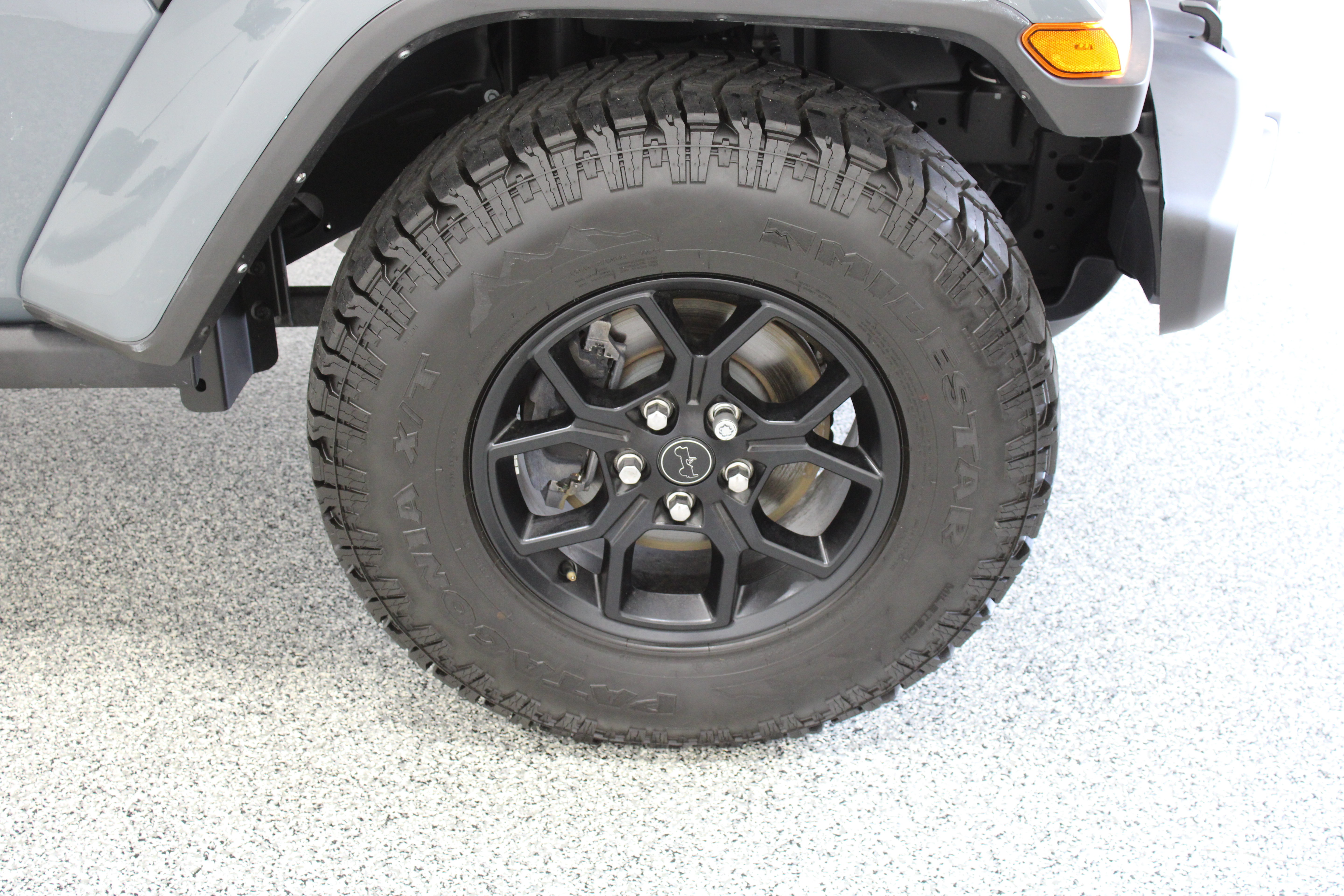 Used 2025 Jeep Gladiator Sport AWD/4WD image 5