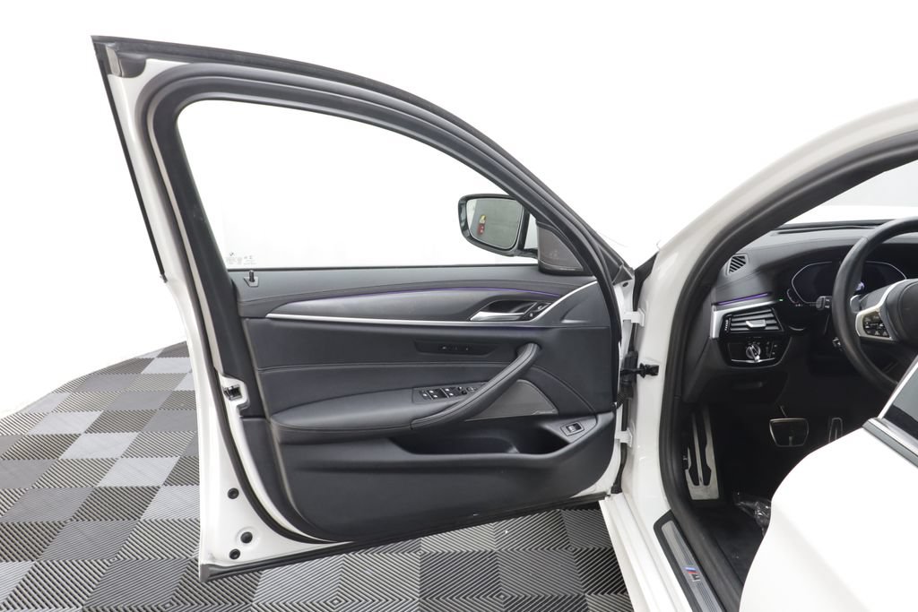 Used 2023 BMW 540i xDrive w/ M Sport Package AWD/4WD image 5