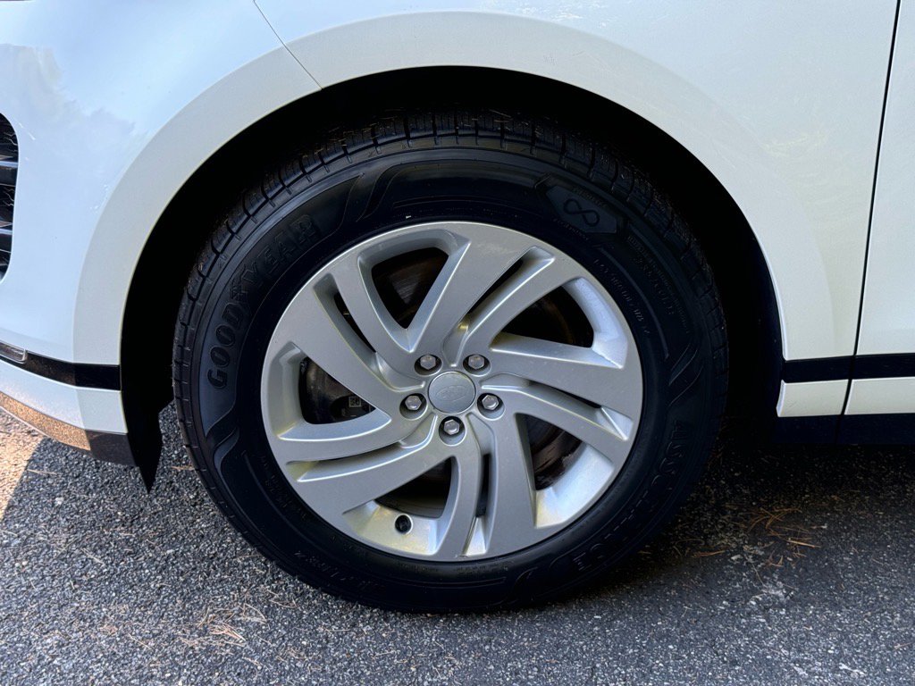 Used 2023 Land Rover Range Rover Evoque R-Dynamic S image 4