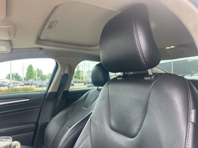 Used 2018 Ford Fusion Titanium FWD image 12