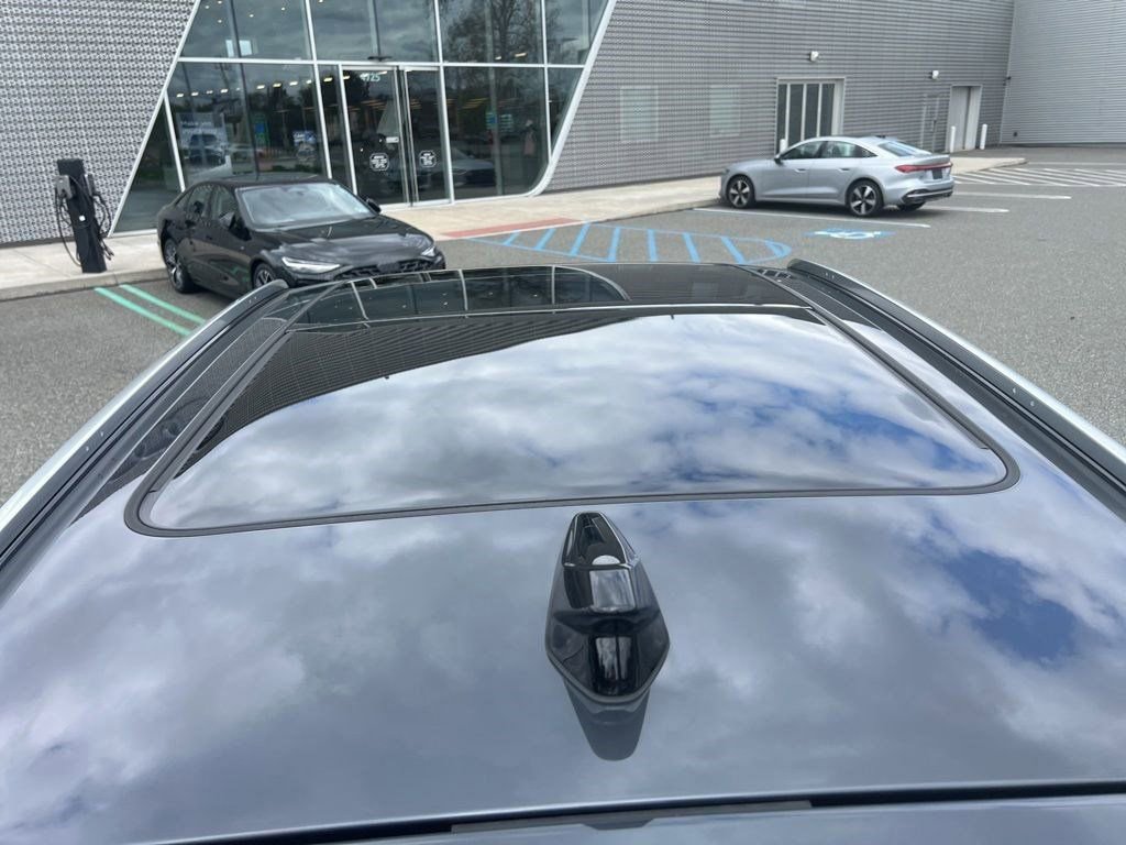 Certified 2025 Audi Q5 Premium w/ Premium Plus AWD/4WD image 7