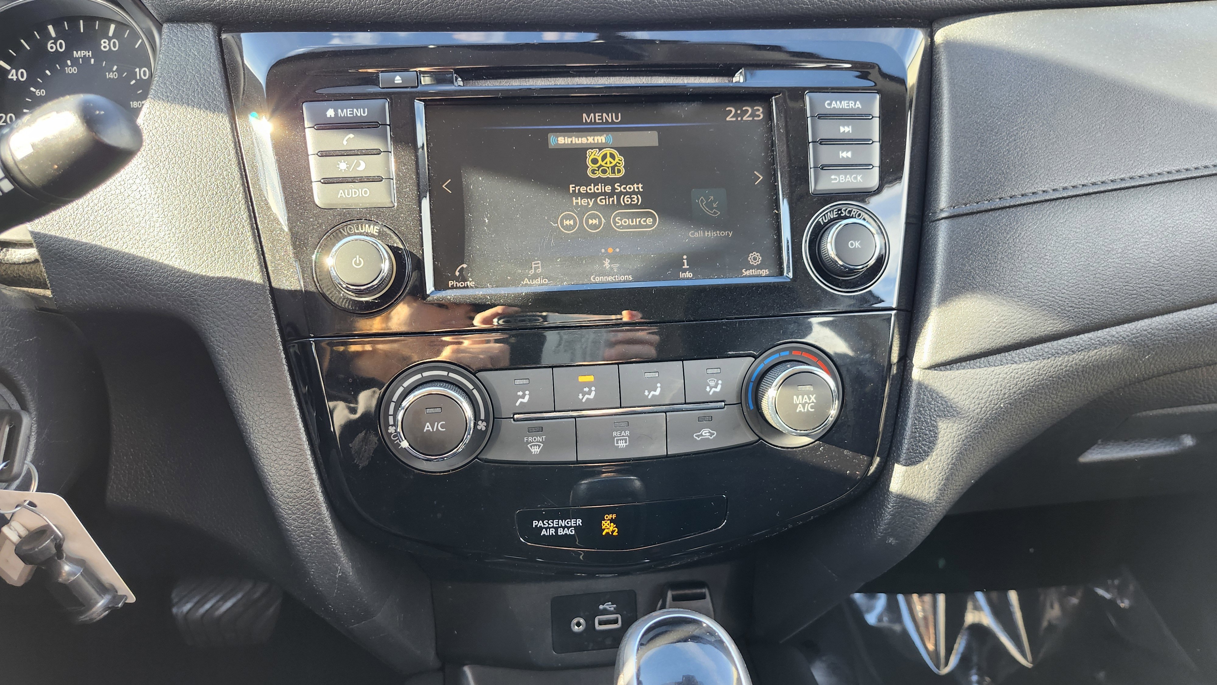 Used 2020 Nissan Rogue S image 26