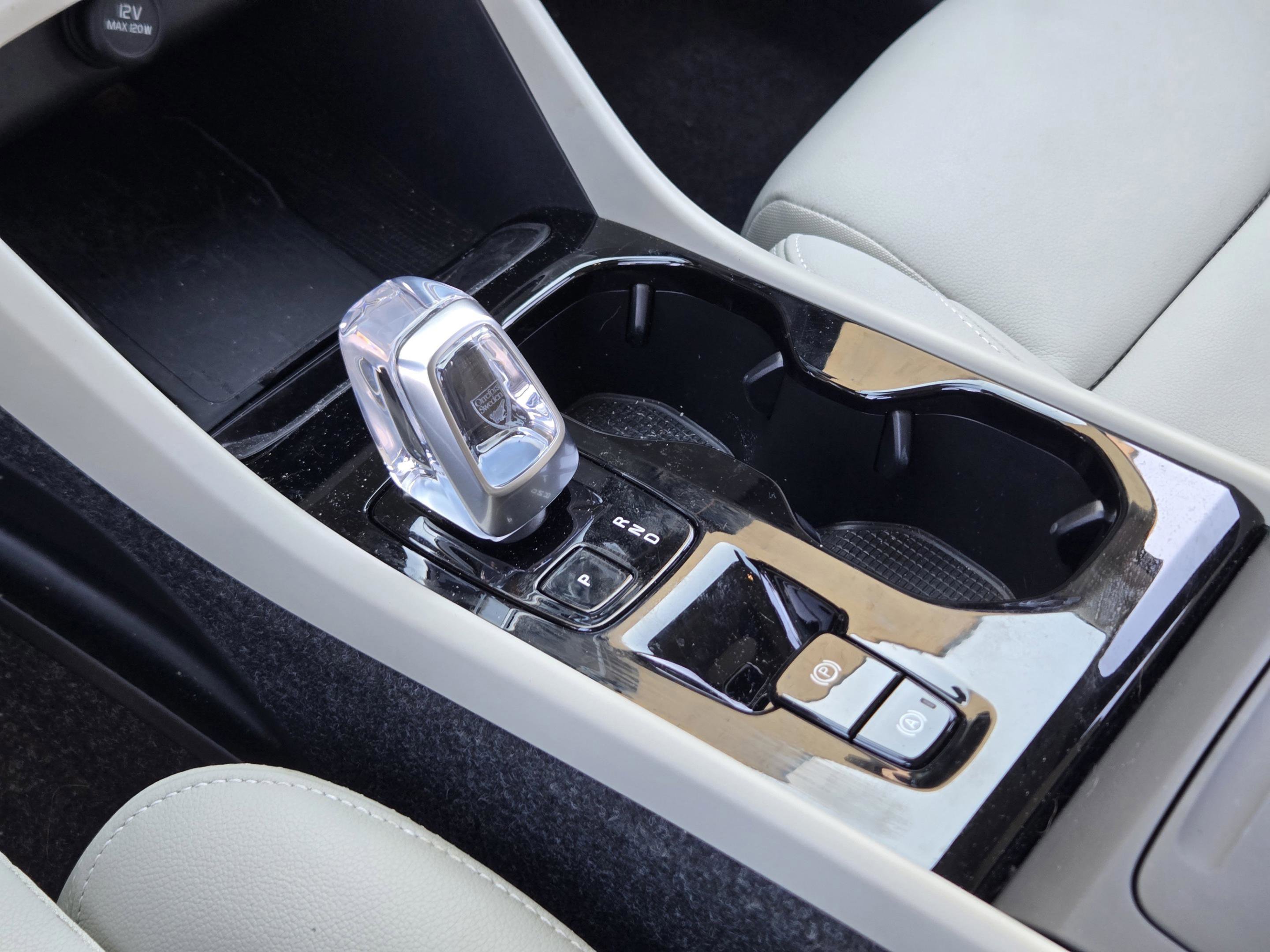 Used 2026 Volvo XC40 B5 Plus w/ Protection Package Premier image 18