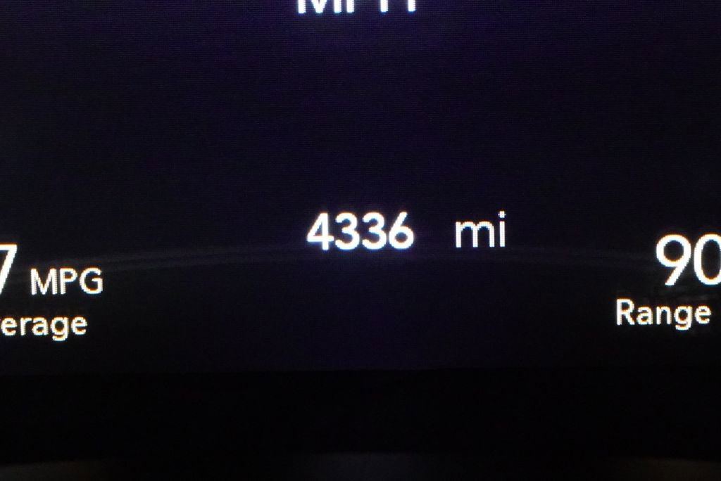 Used 2024 Chrysler Pacifica Pinnacle w/ Trailer Tow Group image 10