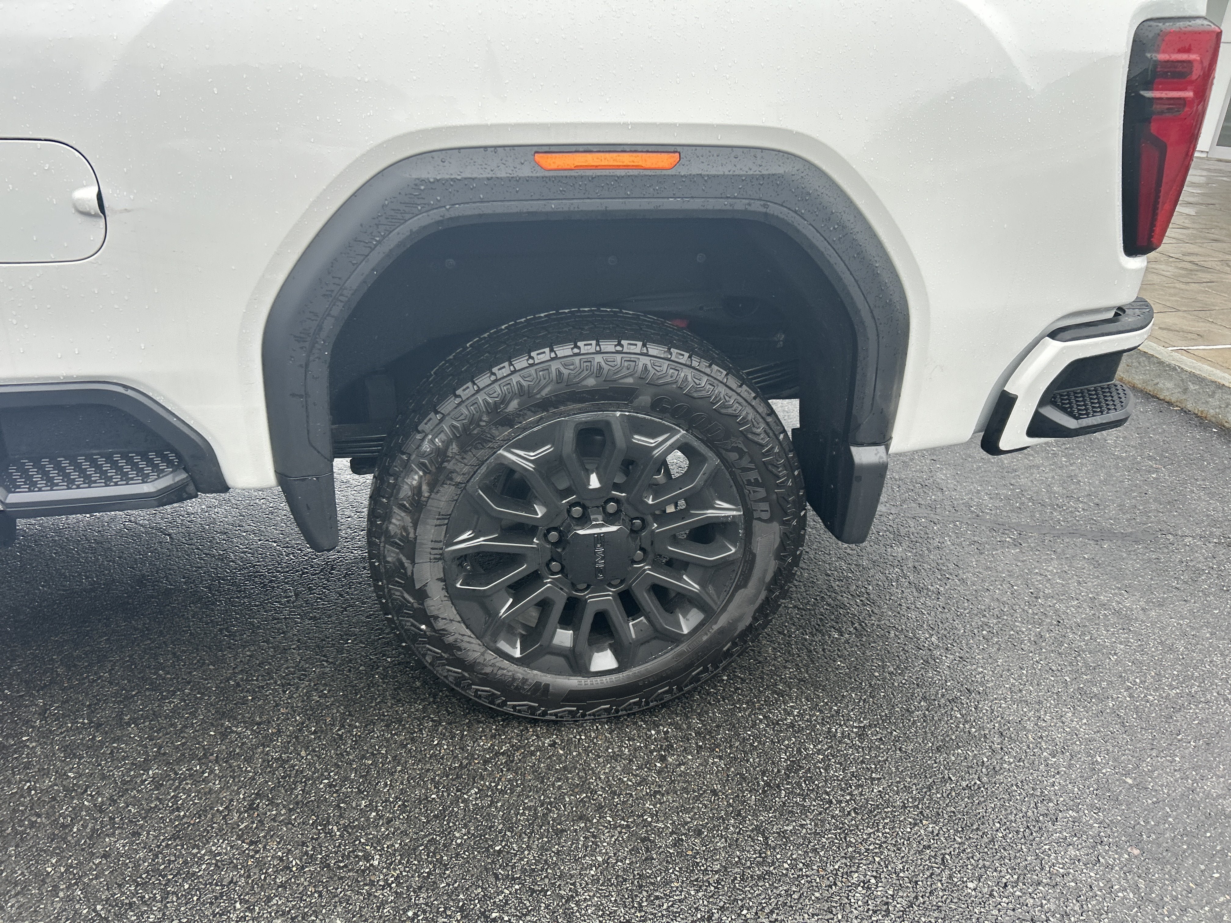 New 2026 GMC Sierra 2500 Denali Ultimate w/ LPO, Black Badging Package AWD/4WD image 7