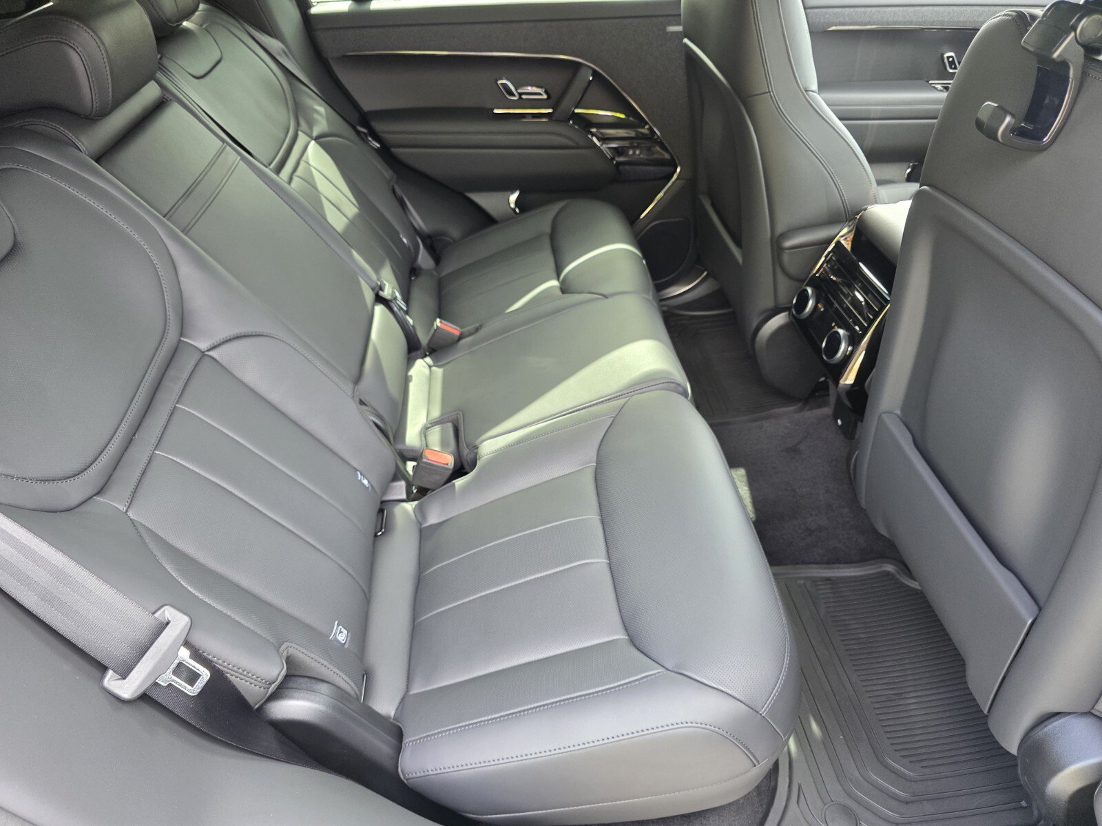 New 2026 Land Rover Range Rover Sport Dynamic SE AWD/4WD image 5
