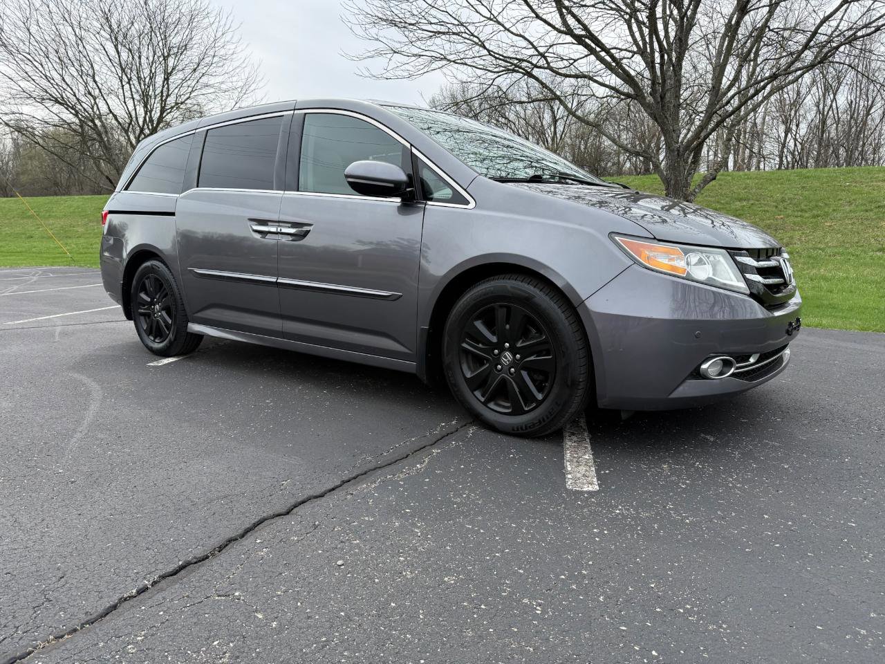 Used 2014 Honda Odyssey Touring image 1