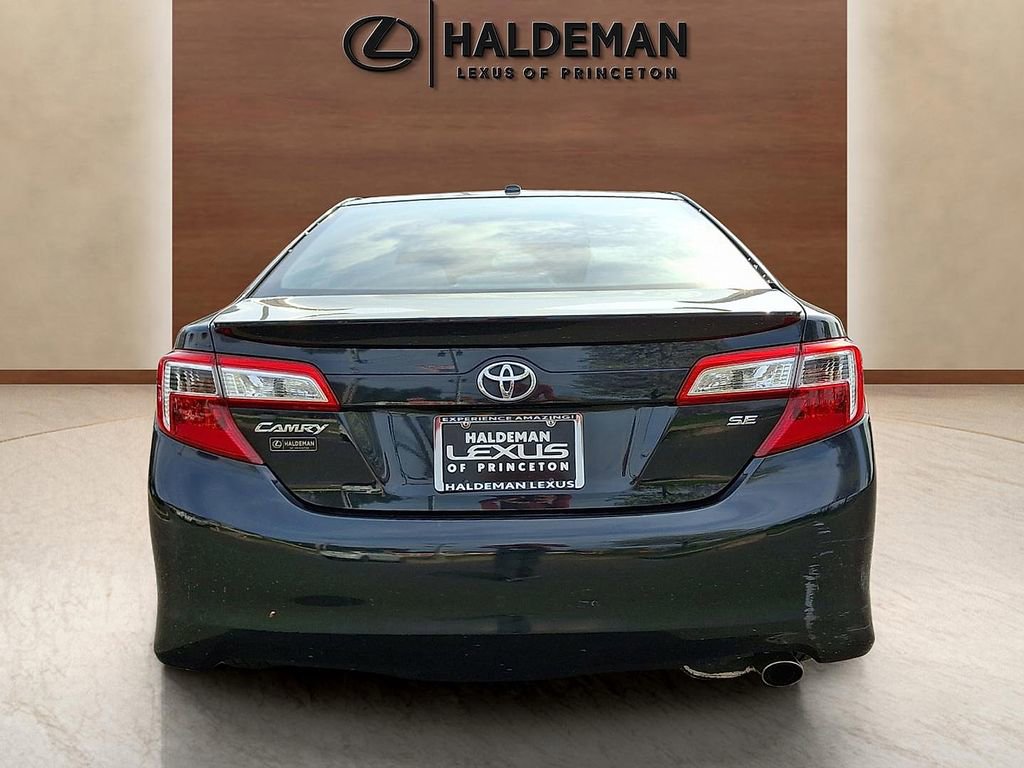 Used 2012 Toyota Camry SE image 5