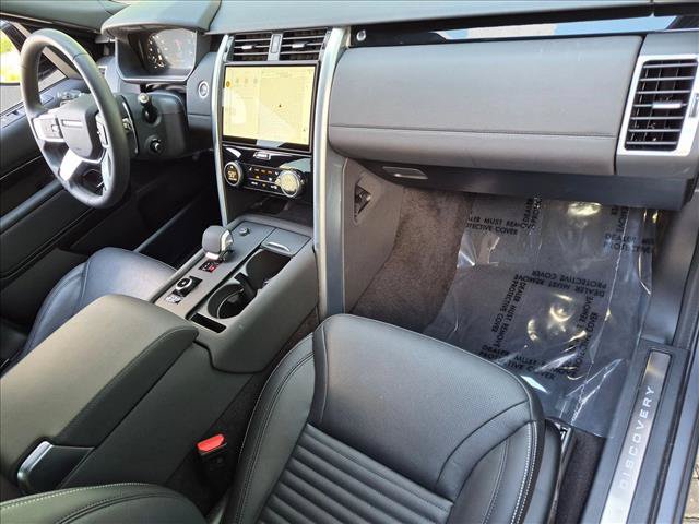 Certified 2025 Land Rover Discovery S AWD/4WD image 24