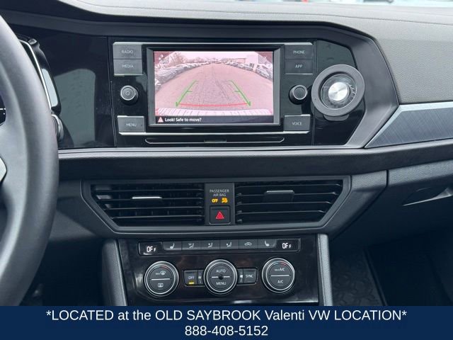 Certified 2023 Volkswagen Jetta SE w/ Panoramic Sunroof Package FWD image 37