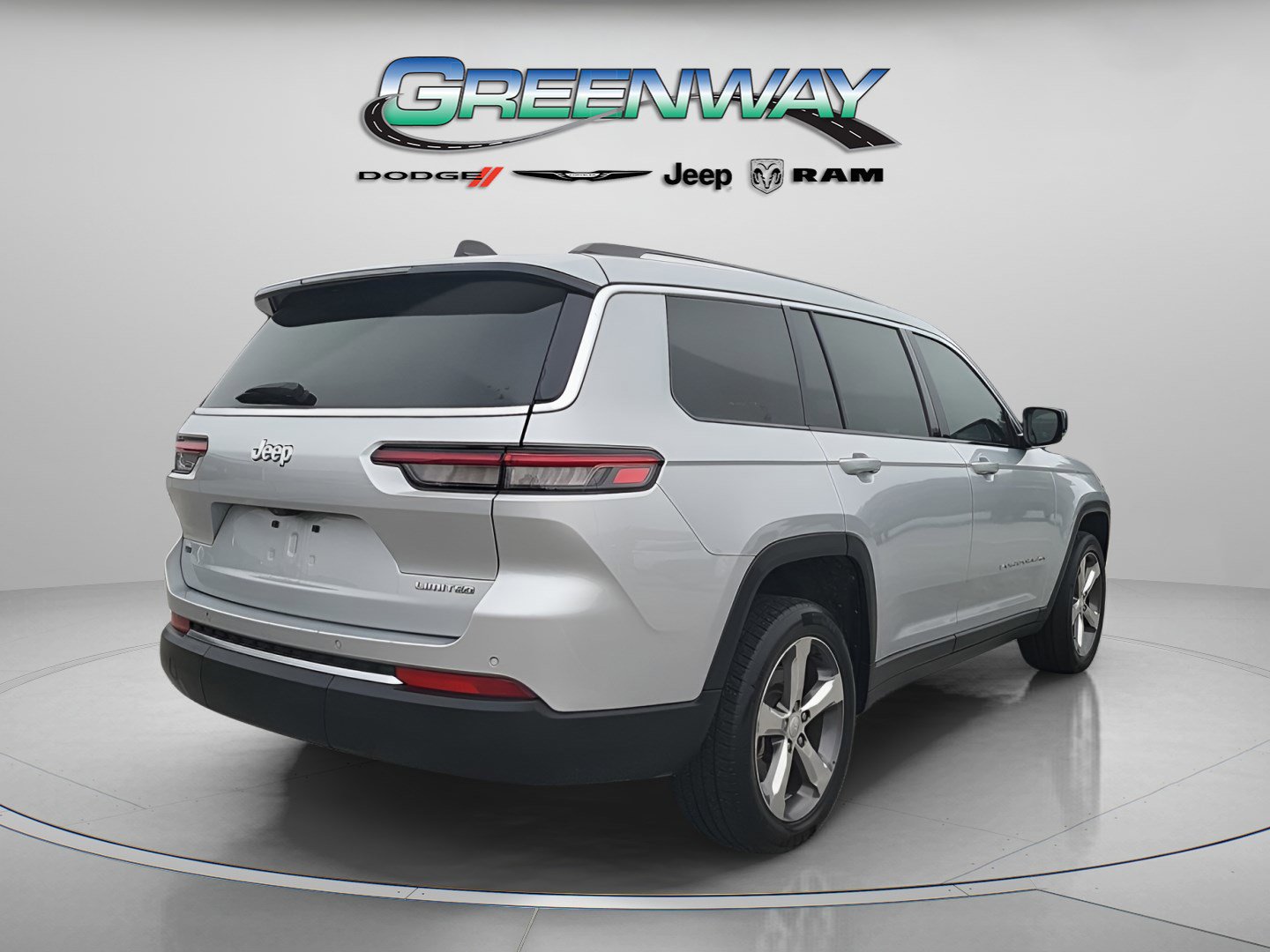 Used 2022 Jeep Grand Cherokee L Limited image 3