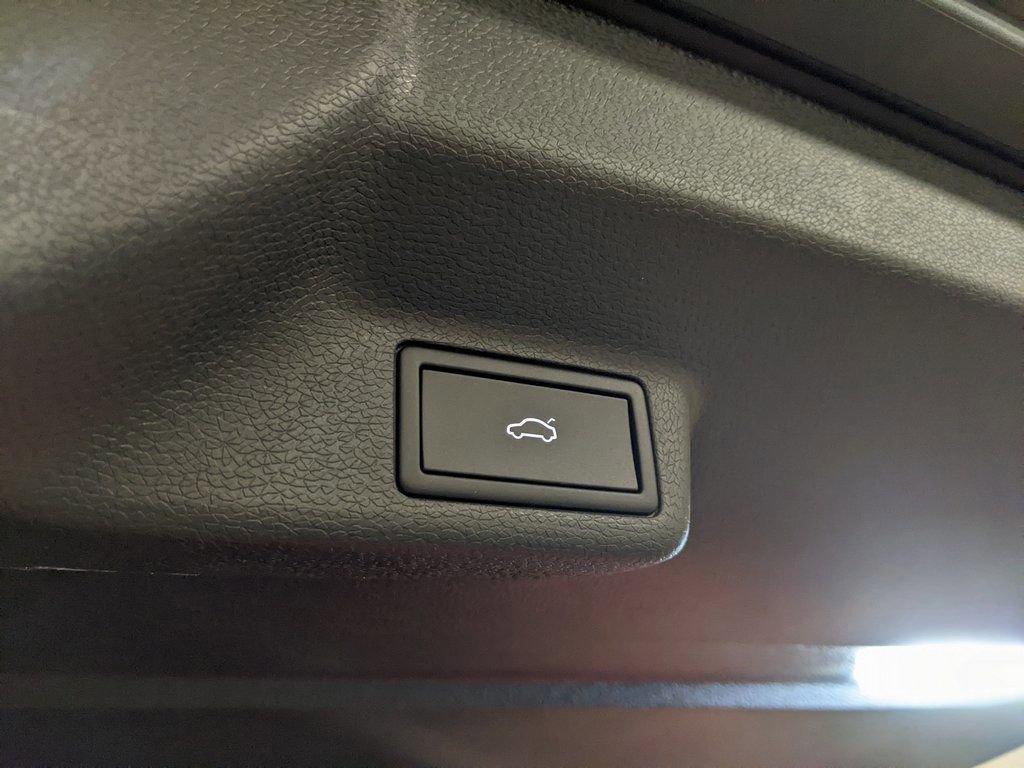 New 2025 Volkswagen ID. Buzz Pro S image 29