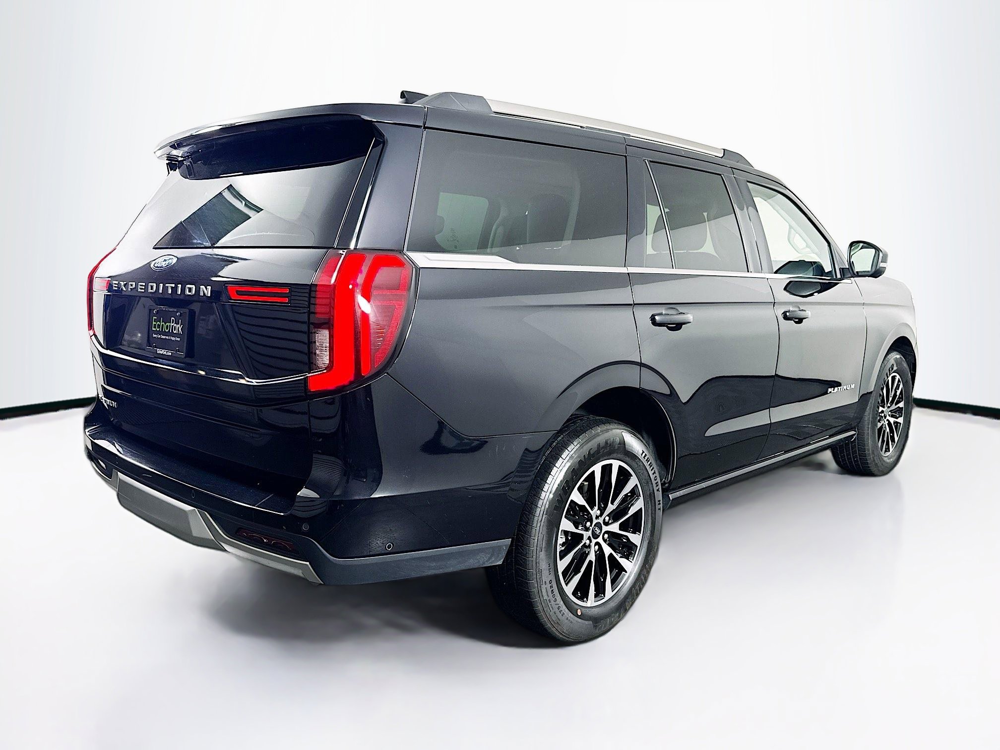 Used 2025 Ford Expedition Platinum image 9