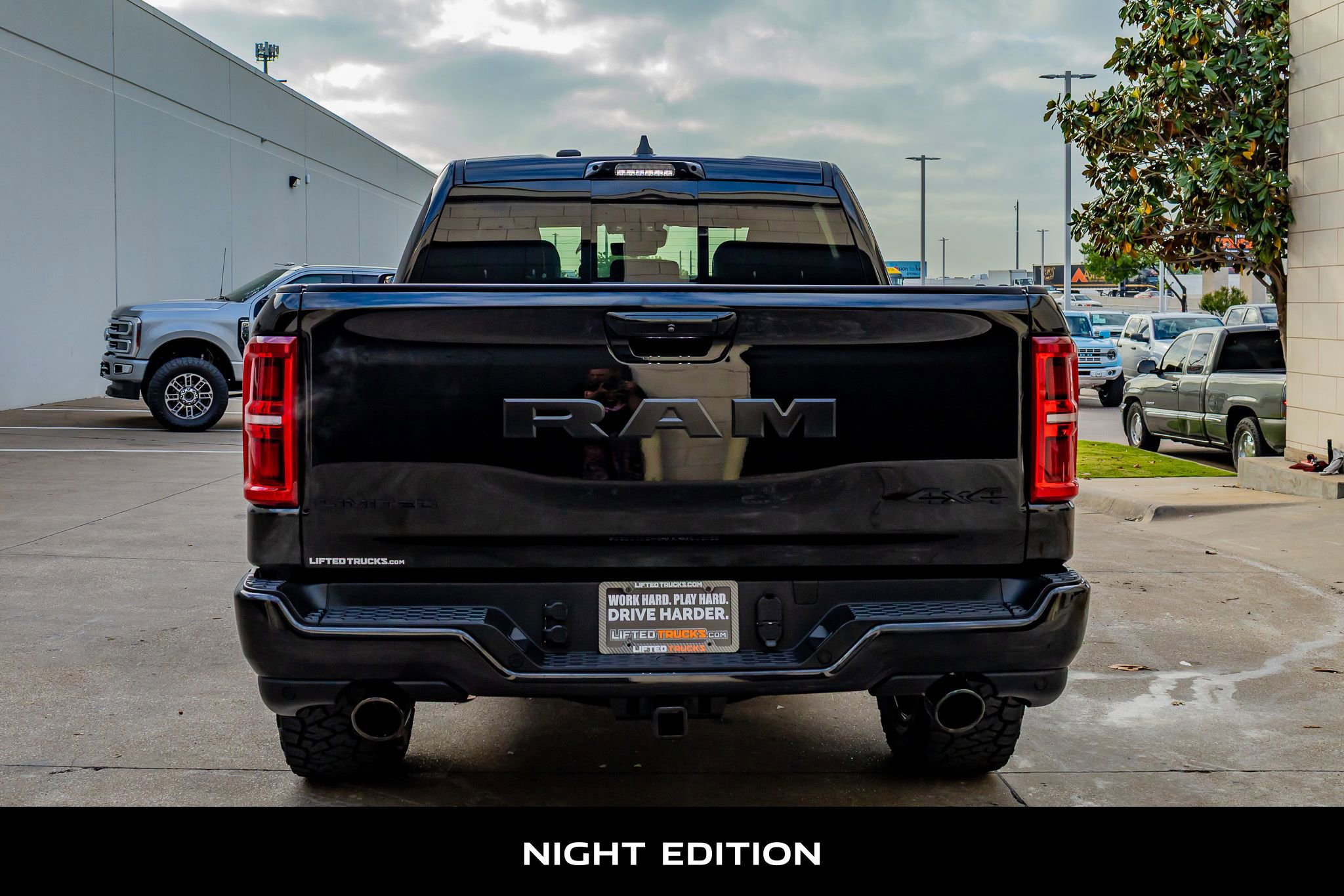 Used 2025 RAM 1500 Limited image 8