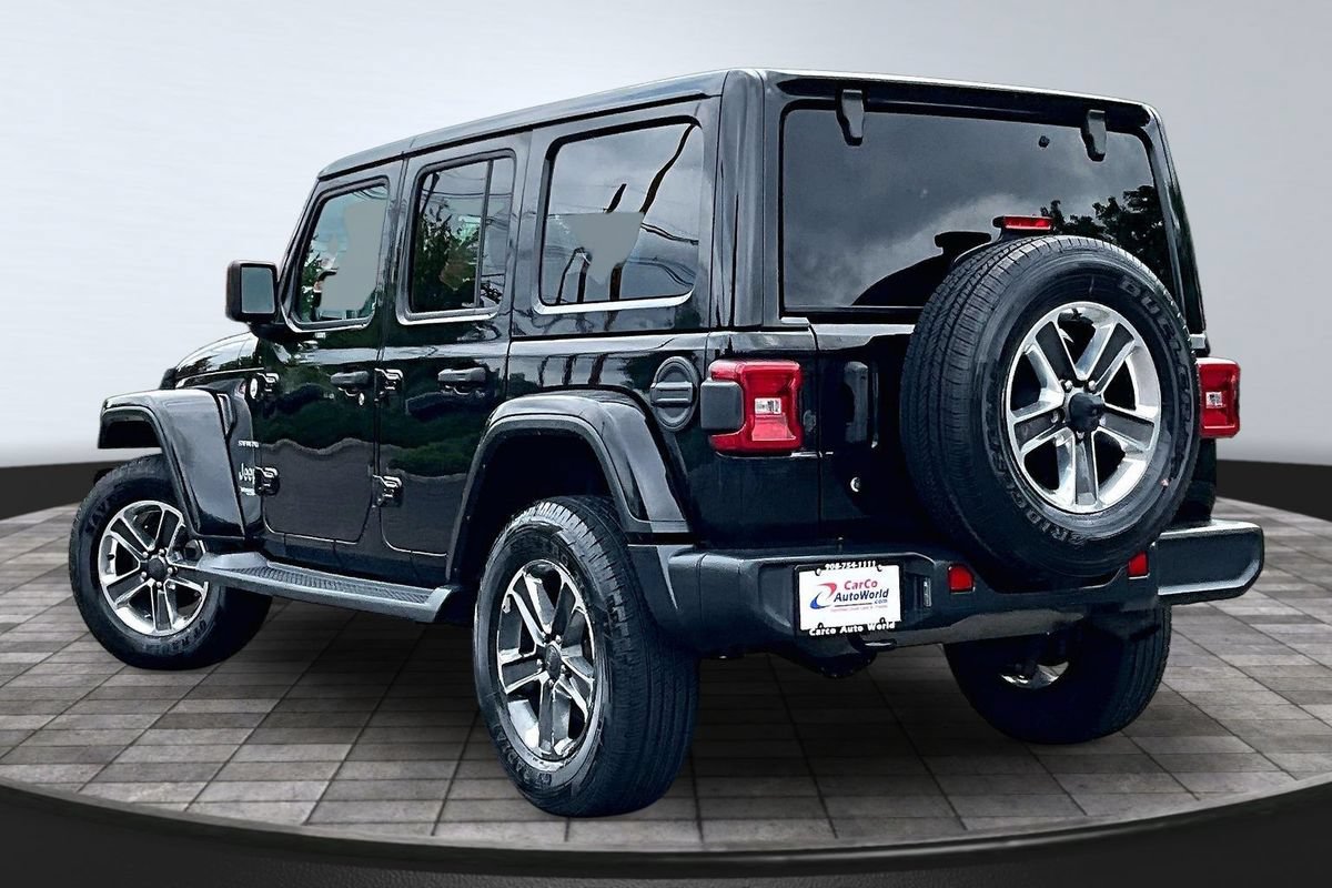 Used 2018 Jeep Wrangler Unlimited Sahara AWD/4WD image 7