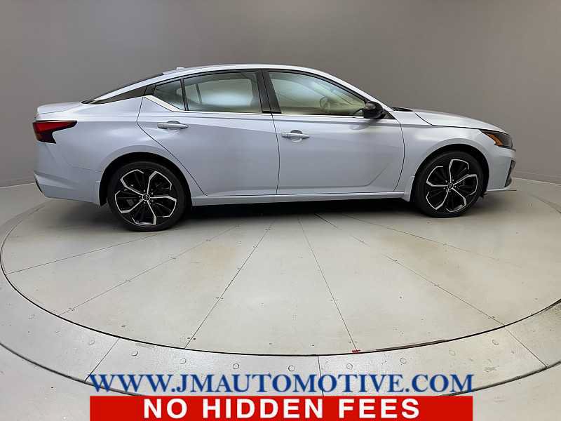 Used 2024 Nissan Altima 2.5 SR w/ SR Premium Package AWD/4WD image 6