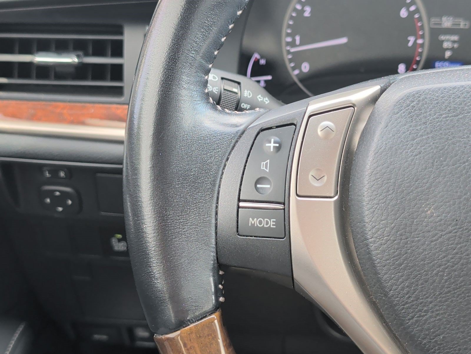 Used 2015 Lexus ES 350 w/ Luxury Package FWD image 14