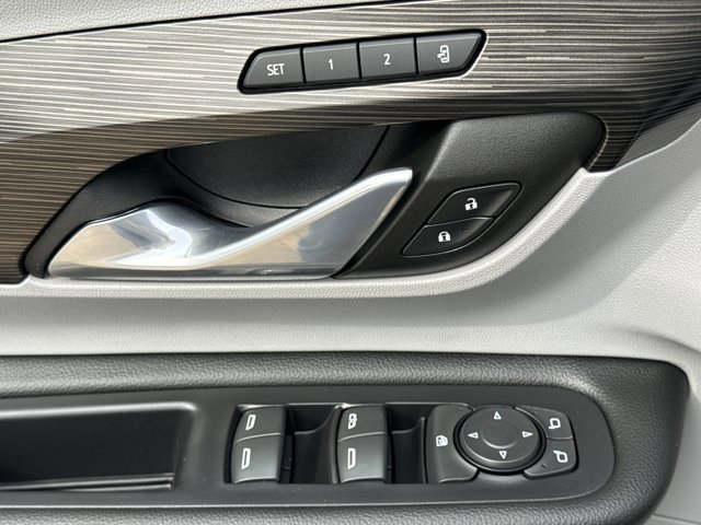 Used 2024 GMC Terrain SLT w/ Infotainment Package II AWD/4WD image 16