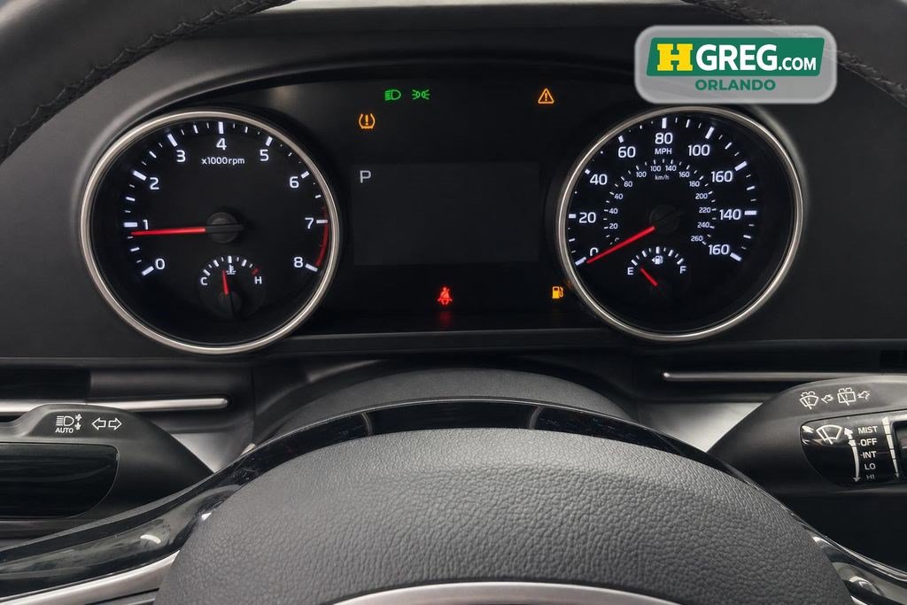 Used 2024 Kia Carnival LX FWD image 15
