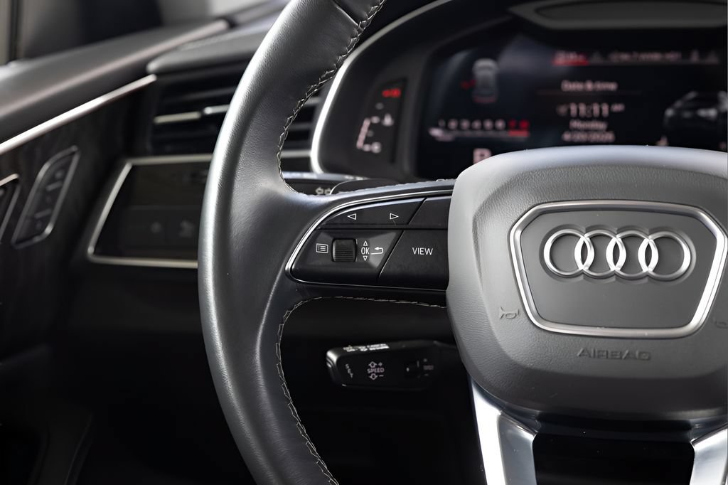 Used 2023 Audi Q8 Premium Plus AWD/4WD image 31