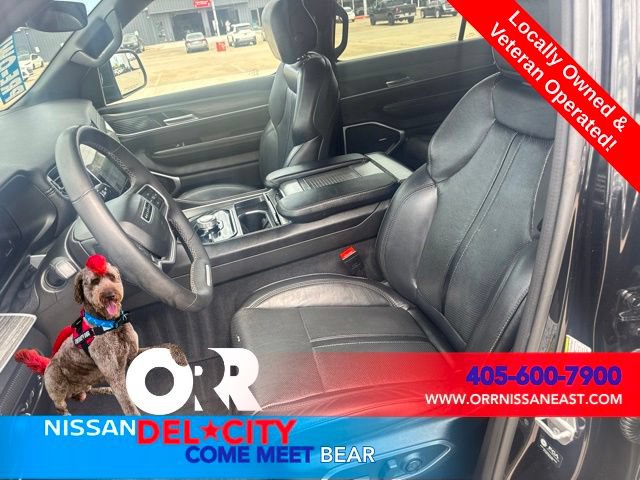 Used 2023 Jeep Wagoneer L Series II AWD/4WD image 18