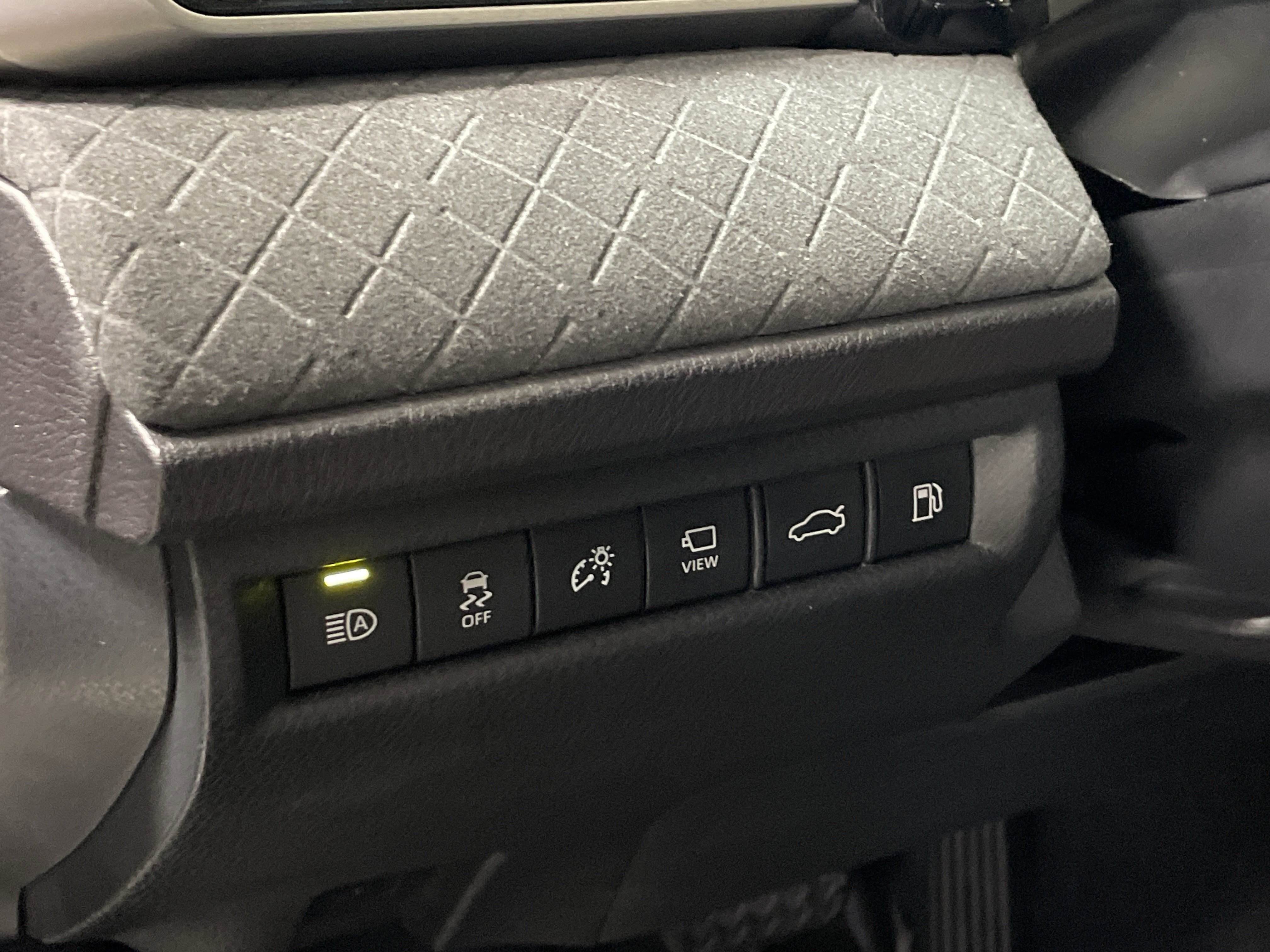 Used 2025 Toyota Camry XLE w/ Premium Plus Package FWD image 34
