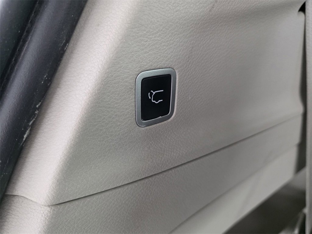 Used 2023 Chrysler Pacifica Limited image 20