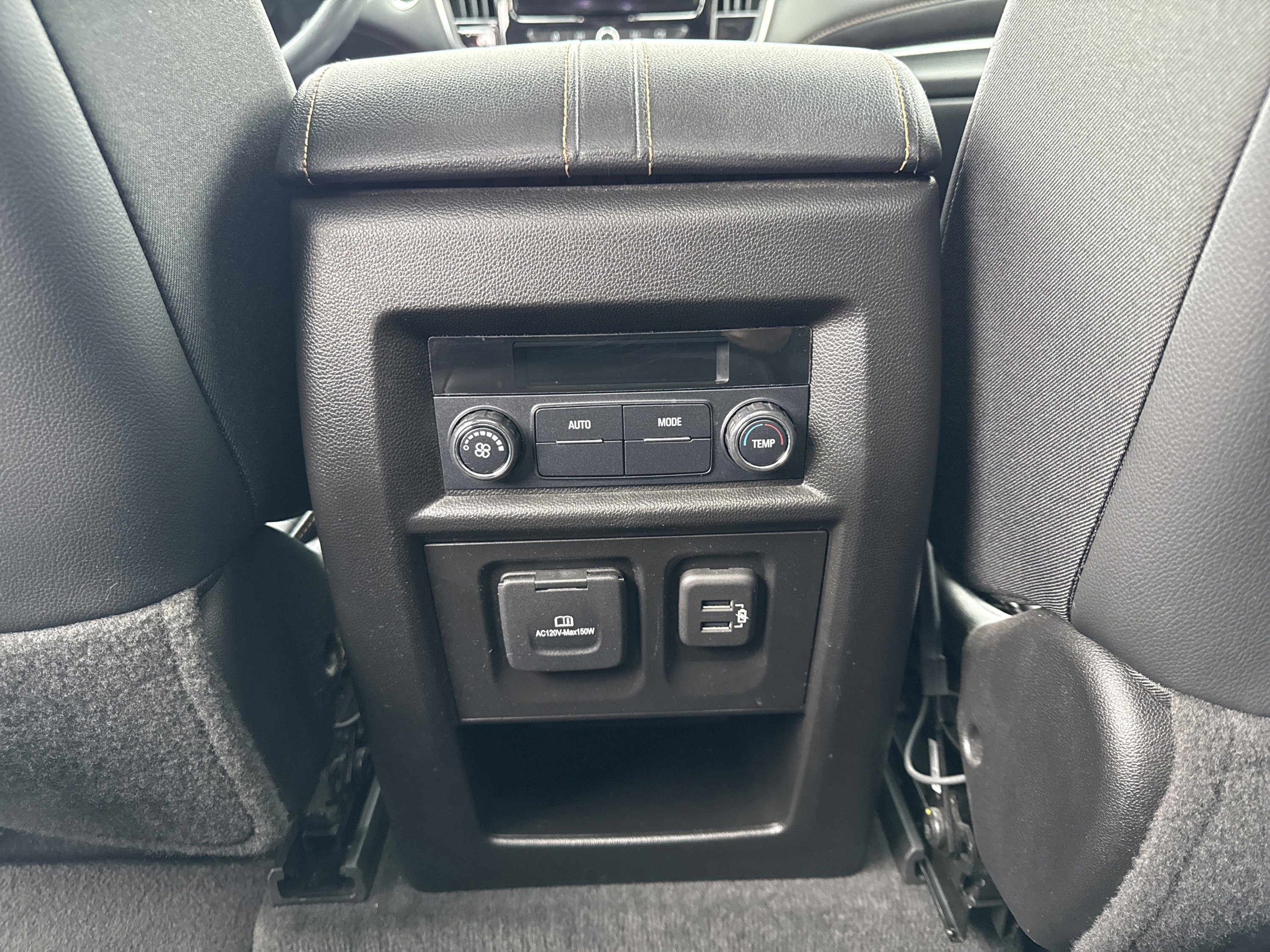 Used 2019 Chevrolet Traverse LT w/ LT Premium Package image 11