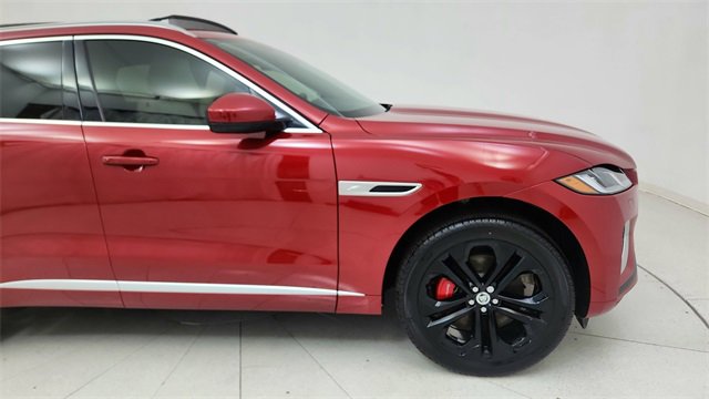 Used 2025 Jaguar F-PACE R-Dynamic S image 7