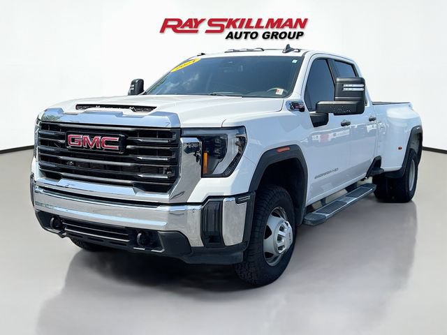 Used 2024 GMC Sierra 3500 Pro AWD/4WD image 3